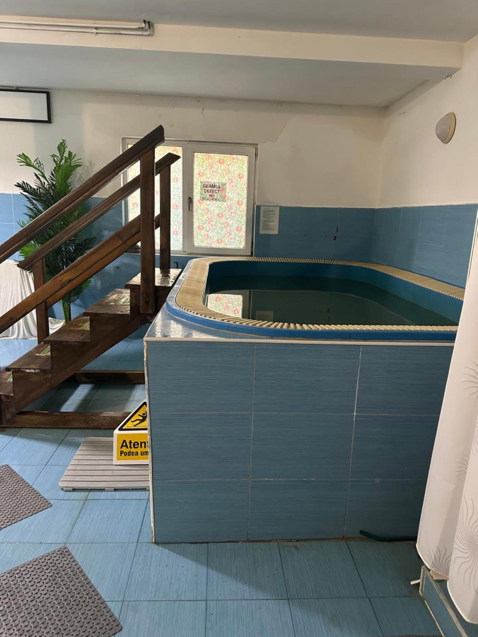 A doua piscină interioară, mai mică
